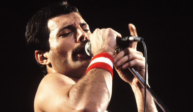 Freddie Mercury singing