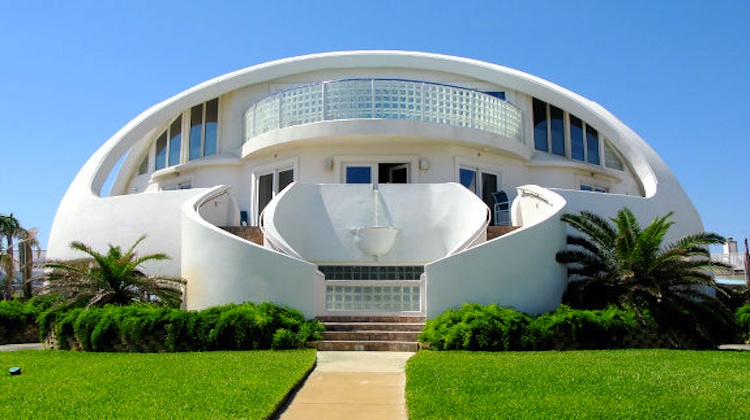 Home shaped like dome saves it from natural disasters