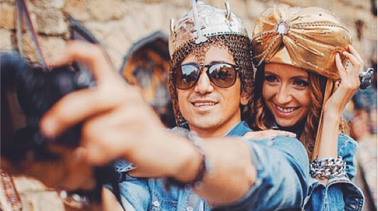 photographer murad osmann and girlfriend