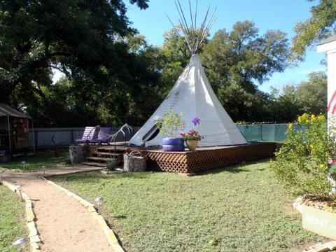 tipis