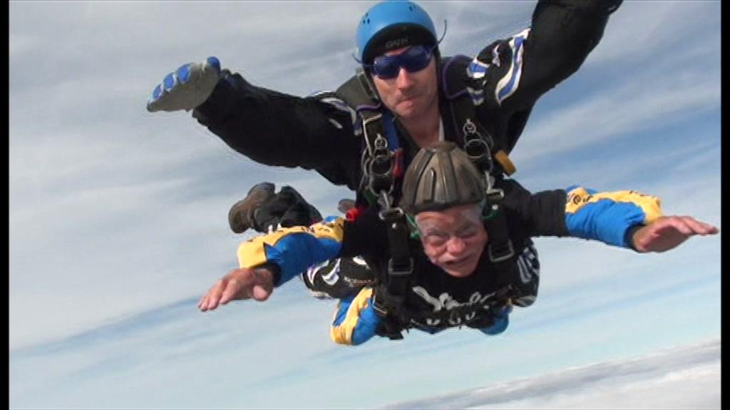 cliff dadson of grange UK skydives