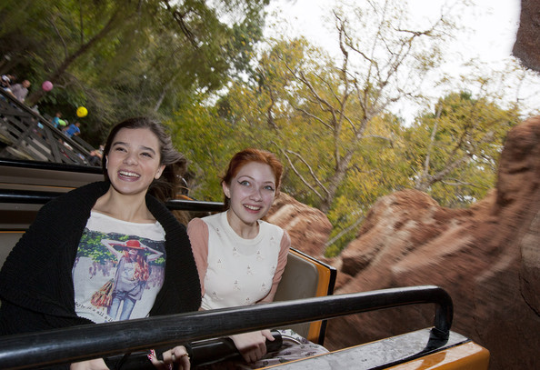 tavi gevinson and actress hailee steinfeld