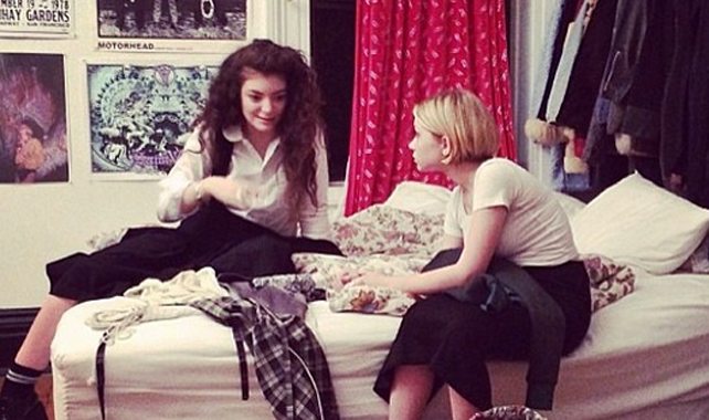 casual hangout between wunderkin Tavi Gevinson and Lorde
