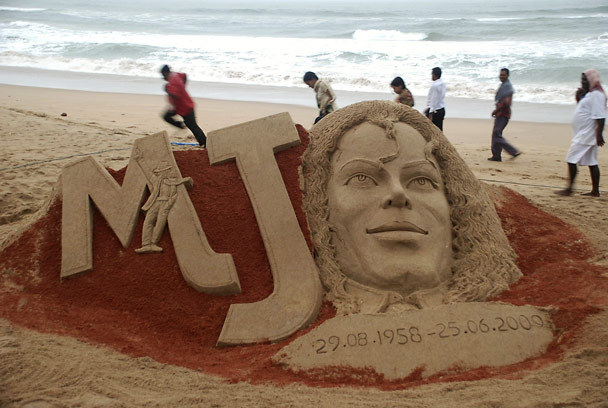 michael jackson tribute sand sculpture