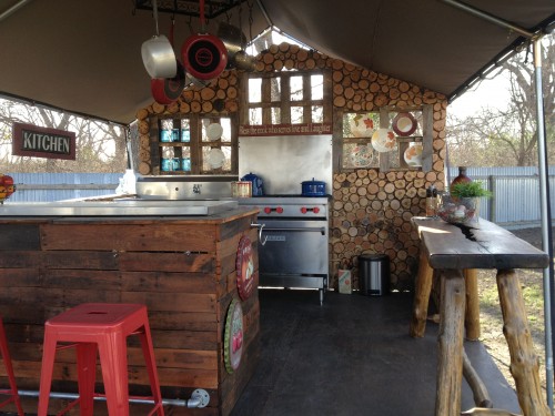 outdoor kitchen 