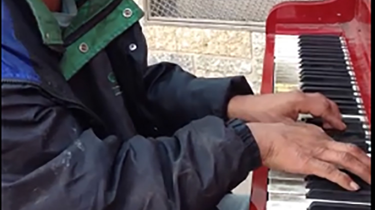 Homeless Man Plays Piano Beautifully