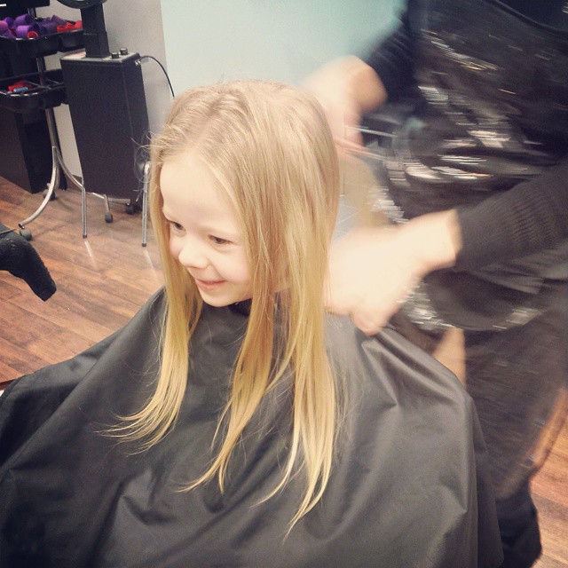 ariana preps for haircut 