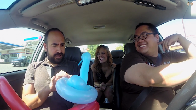 lyft driver surprises passengers with balloon animals