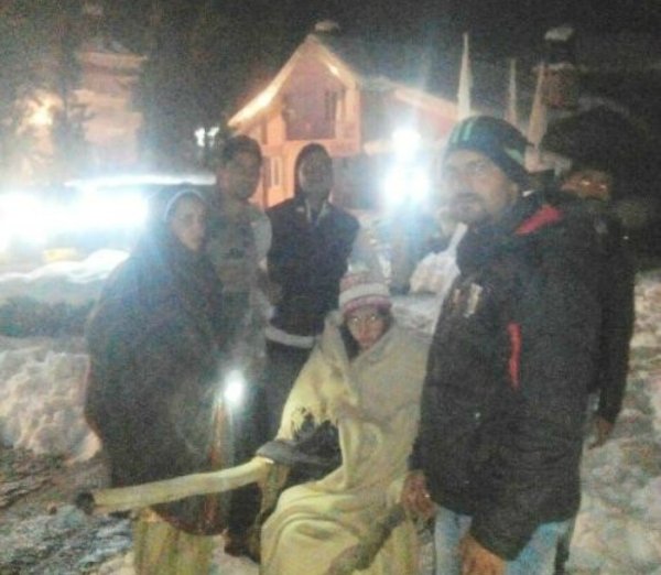 global-reaction-to-cops-subzero-aid-to-a-pregnant-woman-29