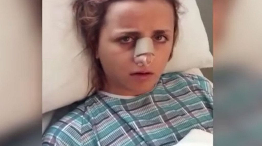 Girl under anesthesia acting like beyonce