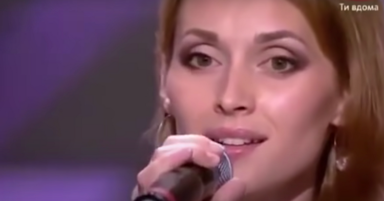 Aida Nikolaychuk singing at audition.