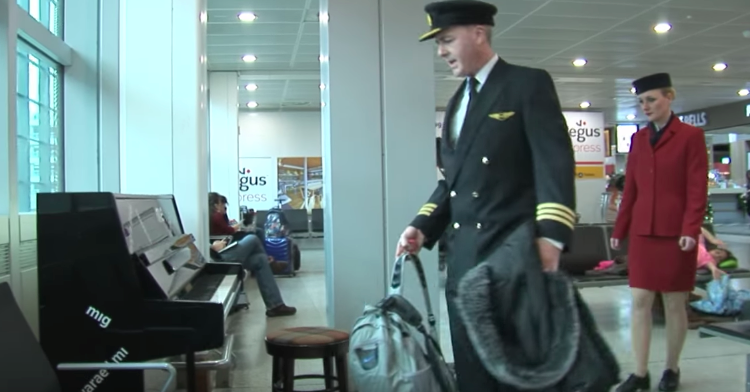 pilot flight attendant tap routine
