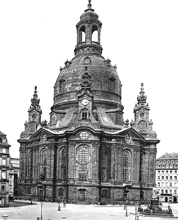 Frauenkirche Dresden before and after