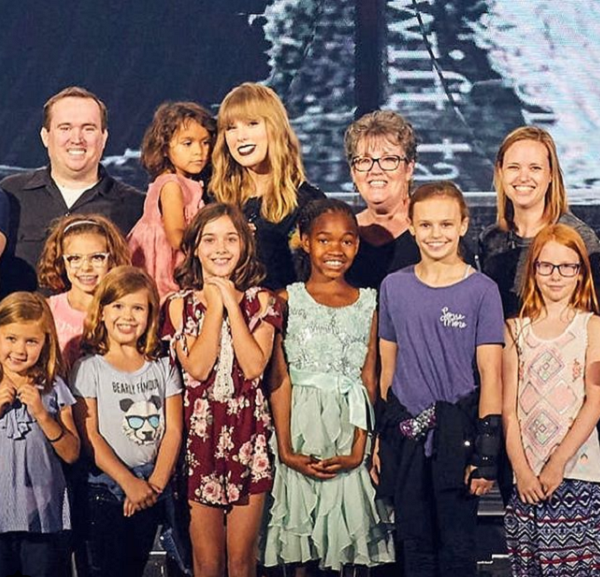 taylor swift with foster kids and families