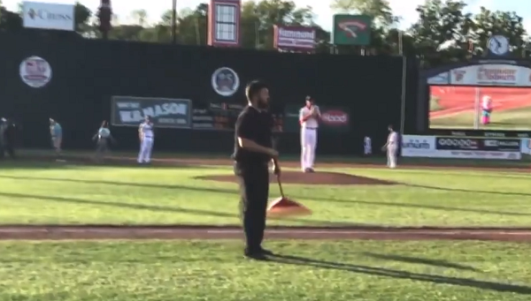 Slugger Portland Seadogs mascot dance