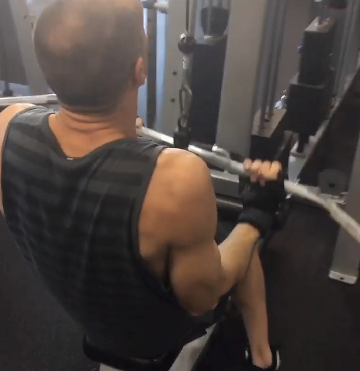 steve working biceps