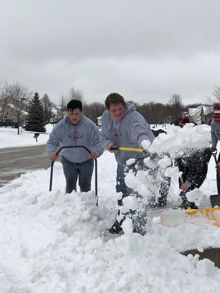 High School Football Team Shovels Snow When School Is Cancelled ...