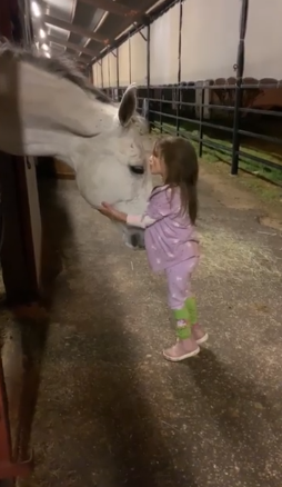 lilly rae kisses mac
