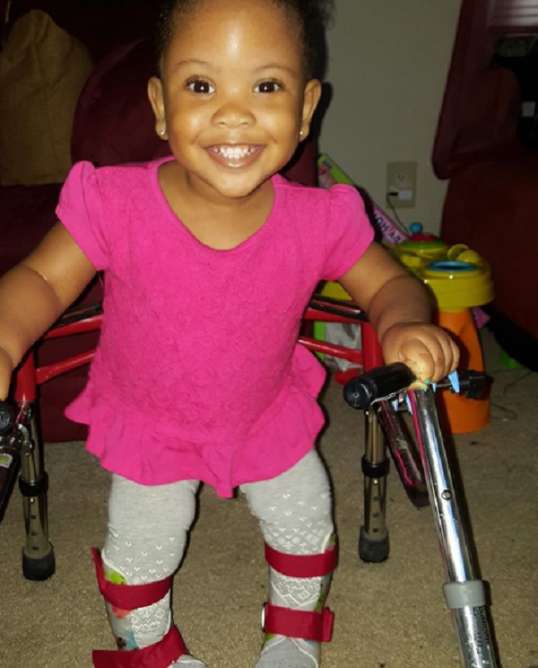 Girl With Spina Bifida Takes 1st Steps While Classmates Cheer — InspireMore