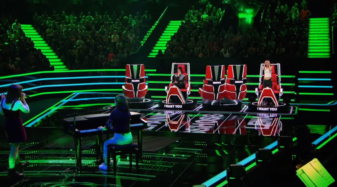 judges turn chairs