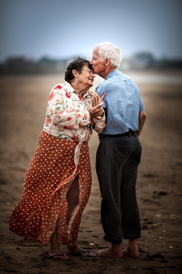 elderly couples photos