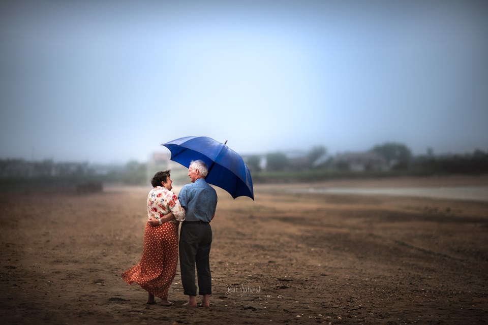 elderly couples photos