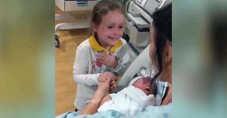 adalynn meets sister