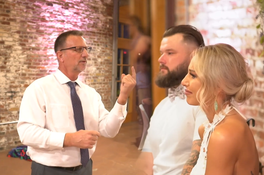 dad signs song to bride