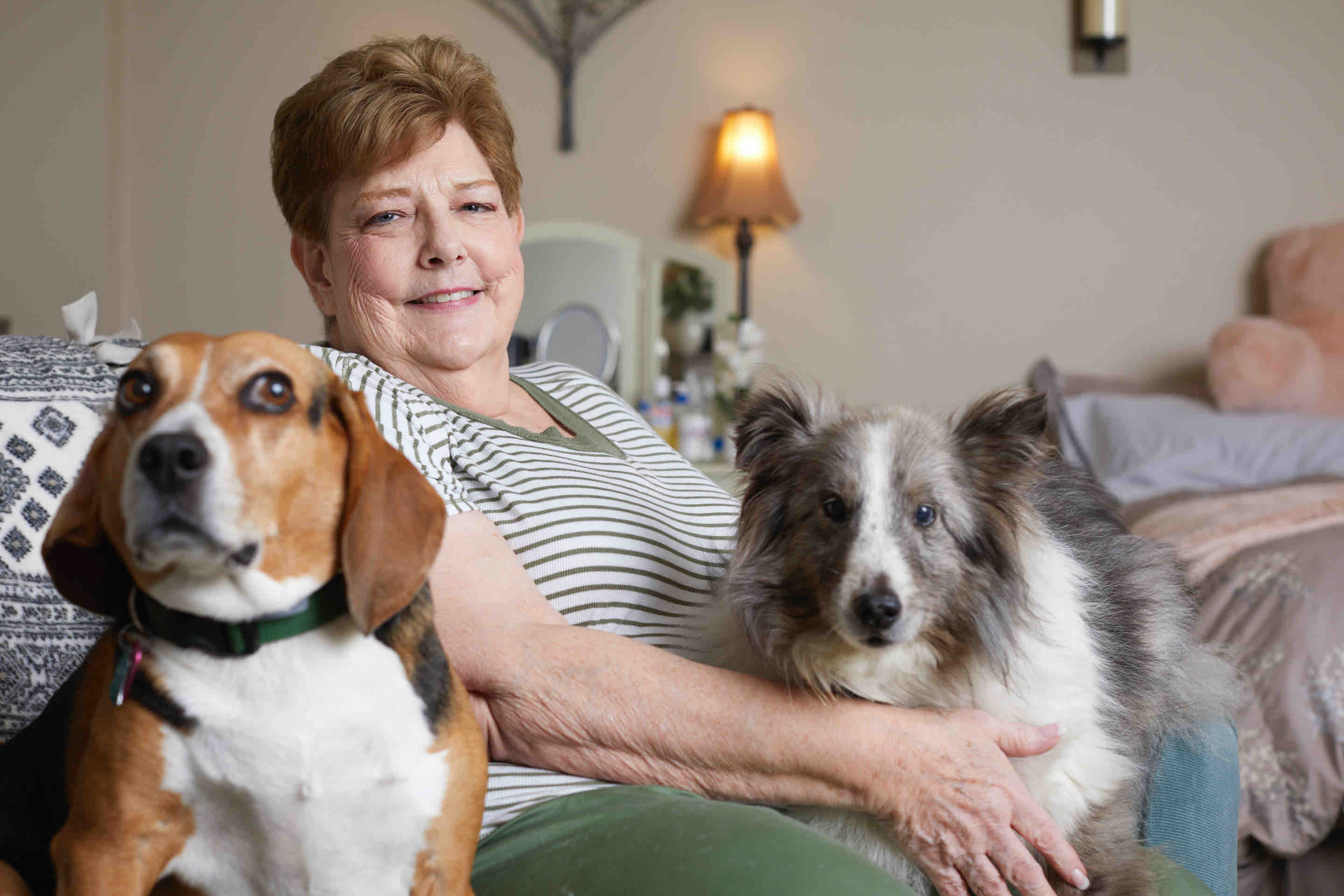 lynn with her dogs