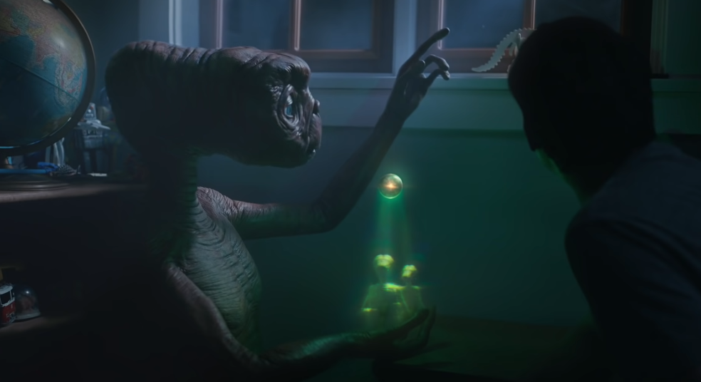 ET holiday reunion commercial