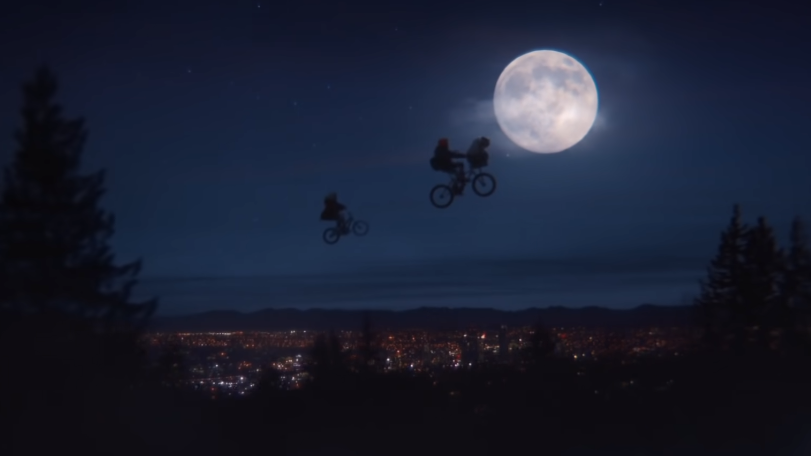 ET holiday reunion commercial