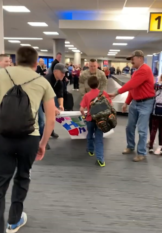 army dad surprises kids