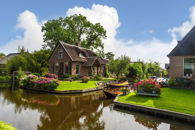 giethoorn village holland