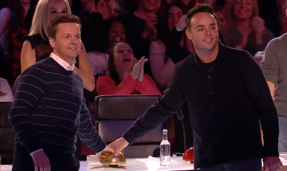 ant and dec press golden buzzer