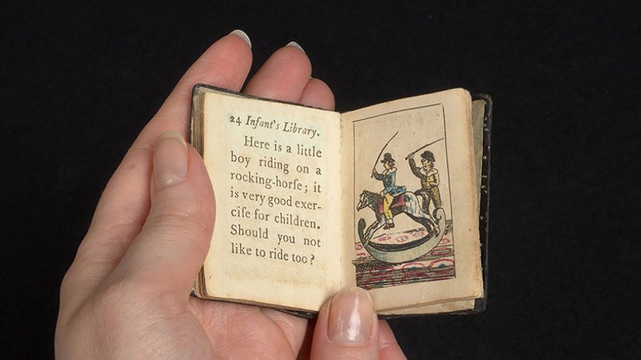 infant's library mini book