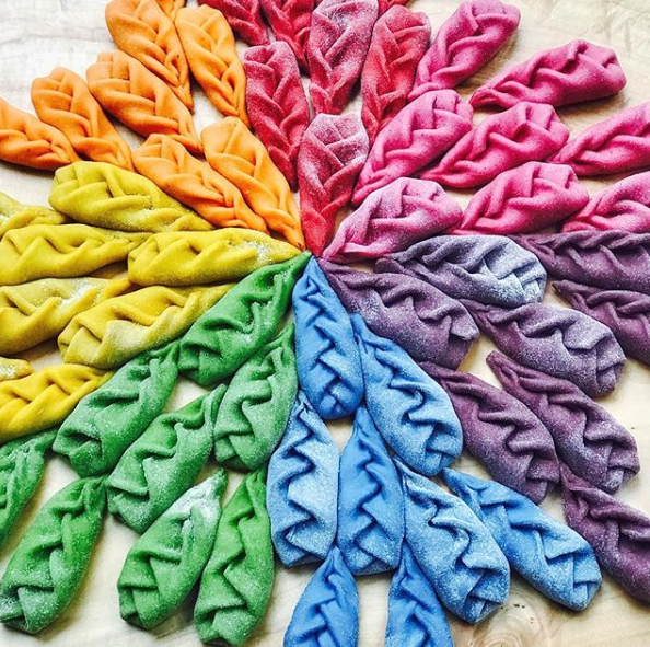 pasta rainbow art