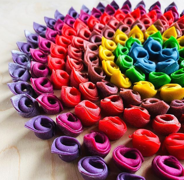 pasta rainbow art