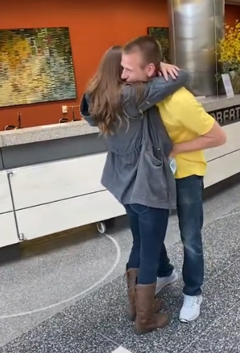 nikki hugs richard