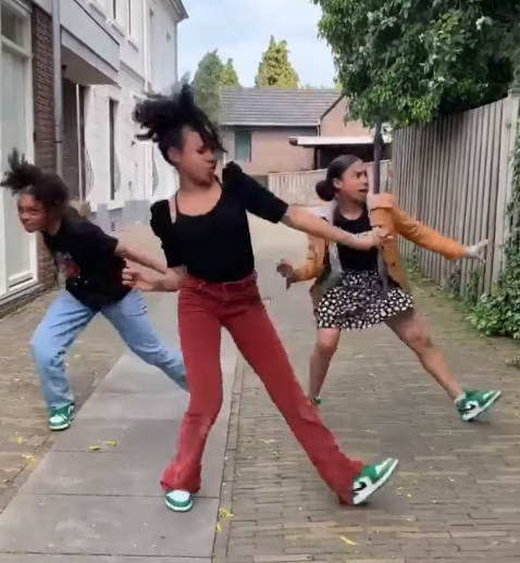 mukanga sisters dance