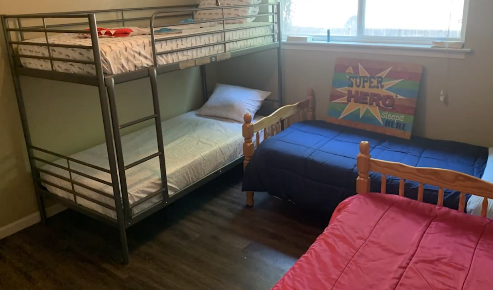 kids' bedroom