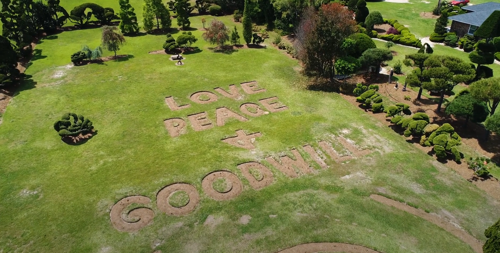 pearl fryar topiary garden