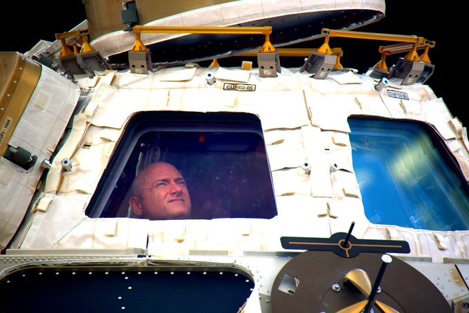 scott kelly in space