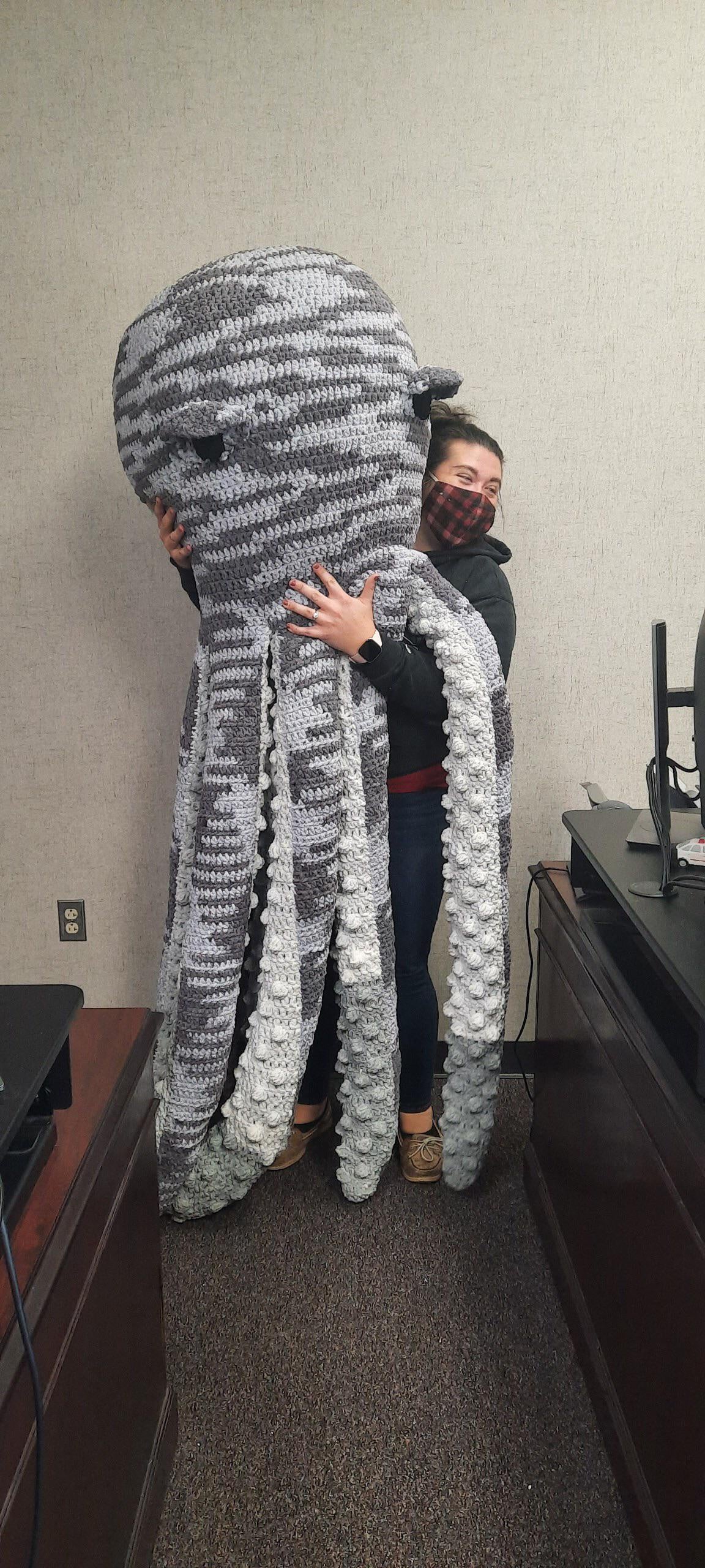giant crochet octopus 