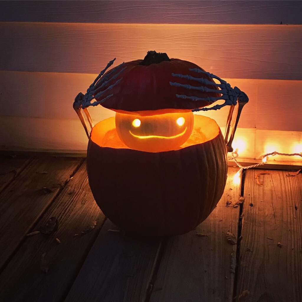 15 Times People Took Pumpkin Carving To A Whole New Level – InspireMore