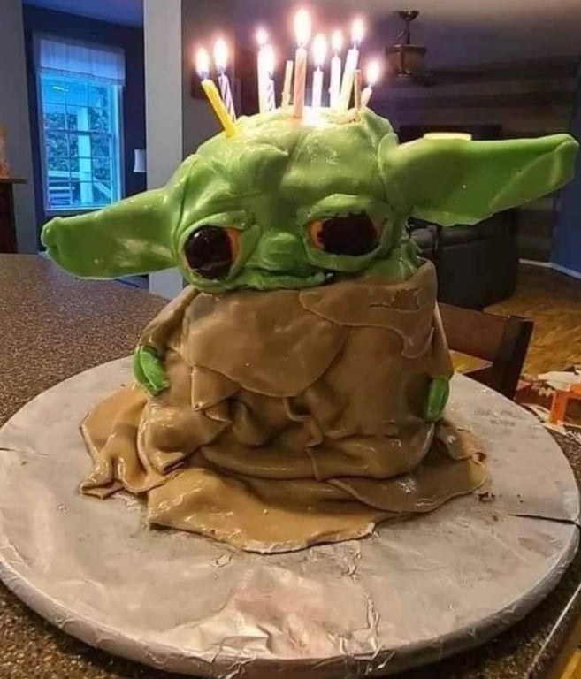 failed attempt at Baby Yoda cake