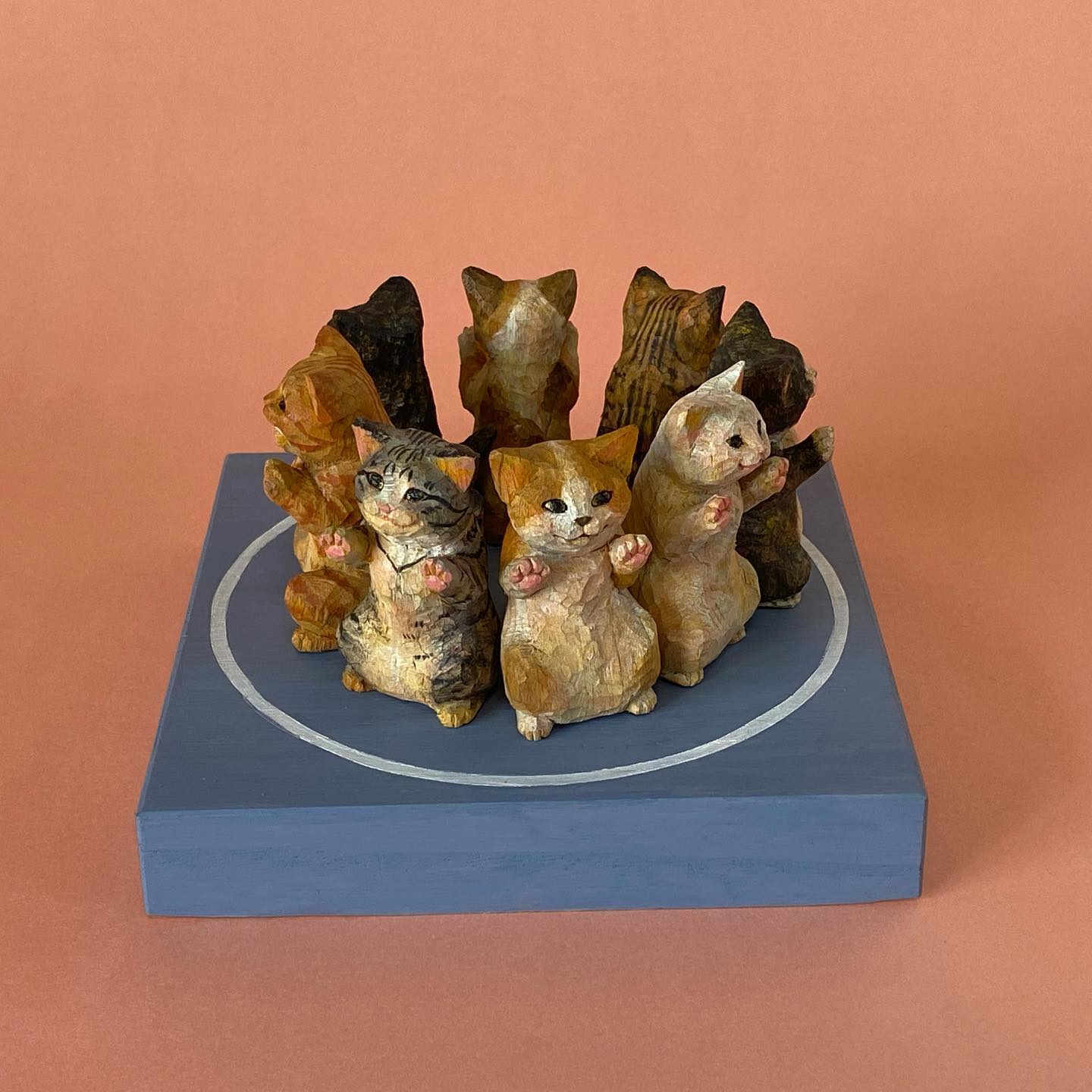 Sakura Hanafusa cat sculpture