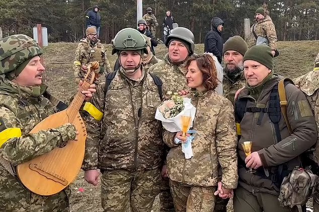 Lesia Ivashchenko and Valerii Fylymonov get married in Ukraine