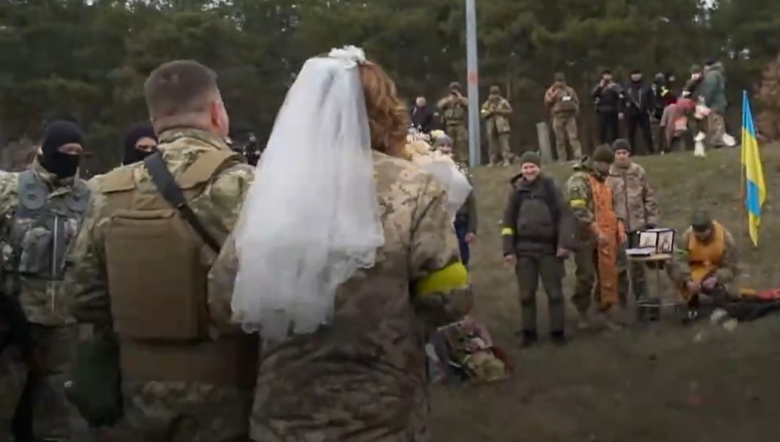 Lesia Ivashchenko and Valerii Fylymonov get married in Ukraine
