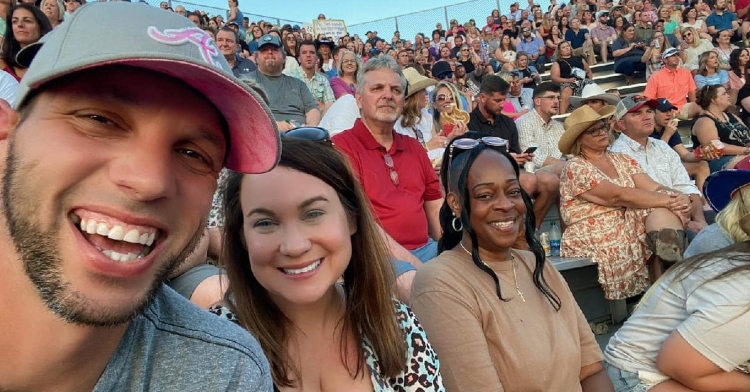 zack, katie and vicky at garth brook's concert.