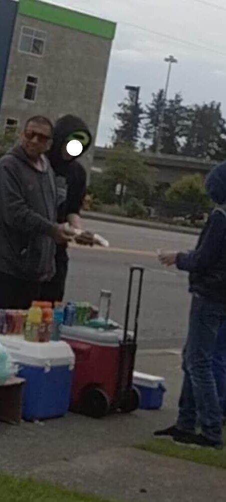 men that used counterfeit $100 bill to pay child at his lemonade stand.